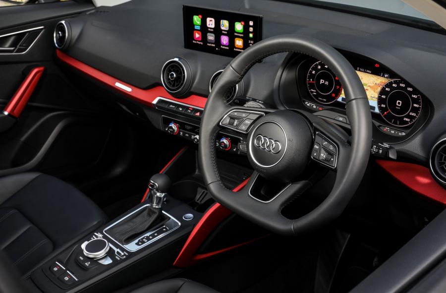 Интерьер Audi Q2 2.0 TFSI Quattro Sport 2017 года  (AU) (фото 30 из 40)